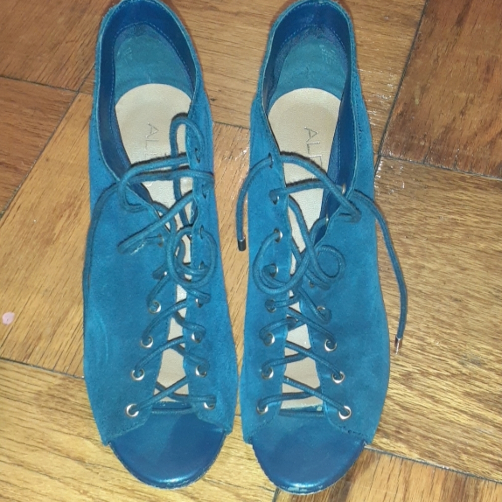 Navy blue heels from Aldo